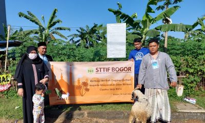 STTIF Bogor Berbagi daging Qurban Kepada Masyarakat Desa Binaan Cipaku Skip Baru 